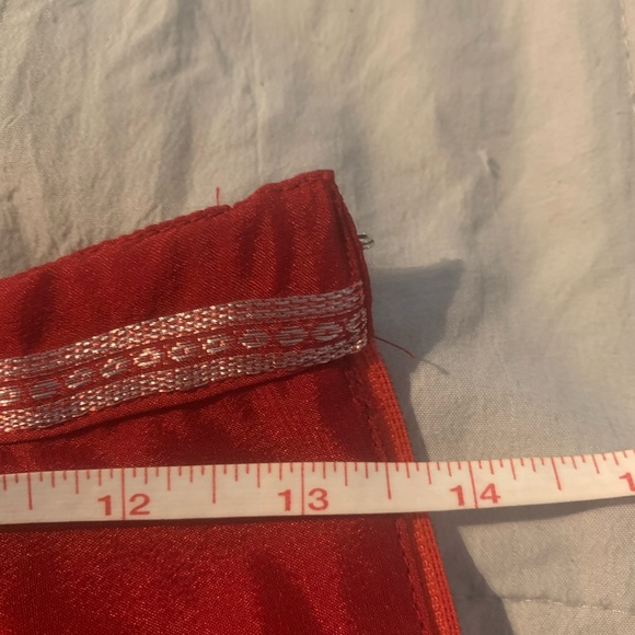 Handmade Silk Saree - Red & Green with Gold Embroidery - Picture 6 of 10